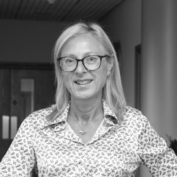 Claire Dean photo