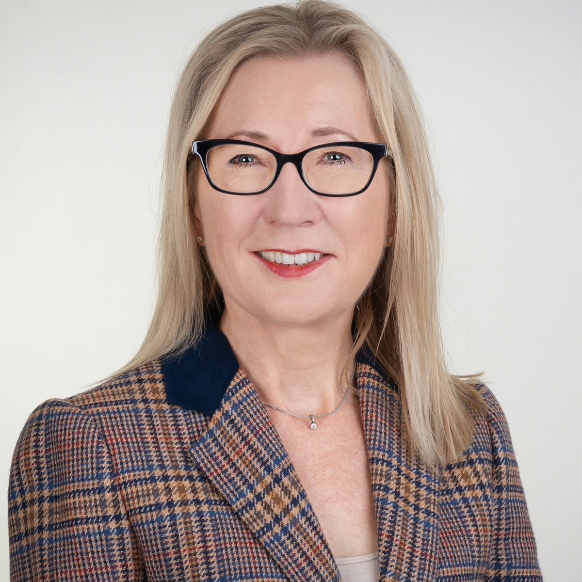 Elizabeth Saunders photo