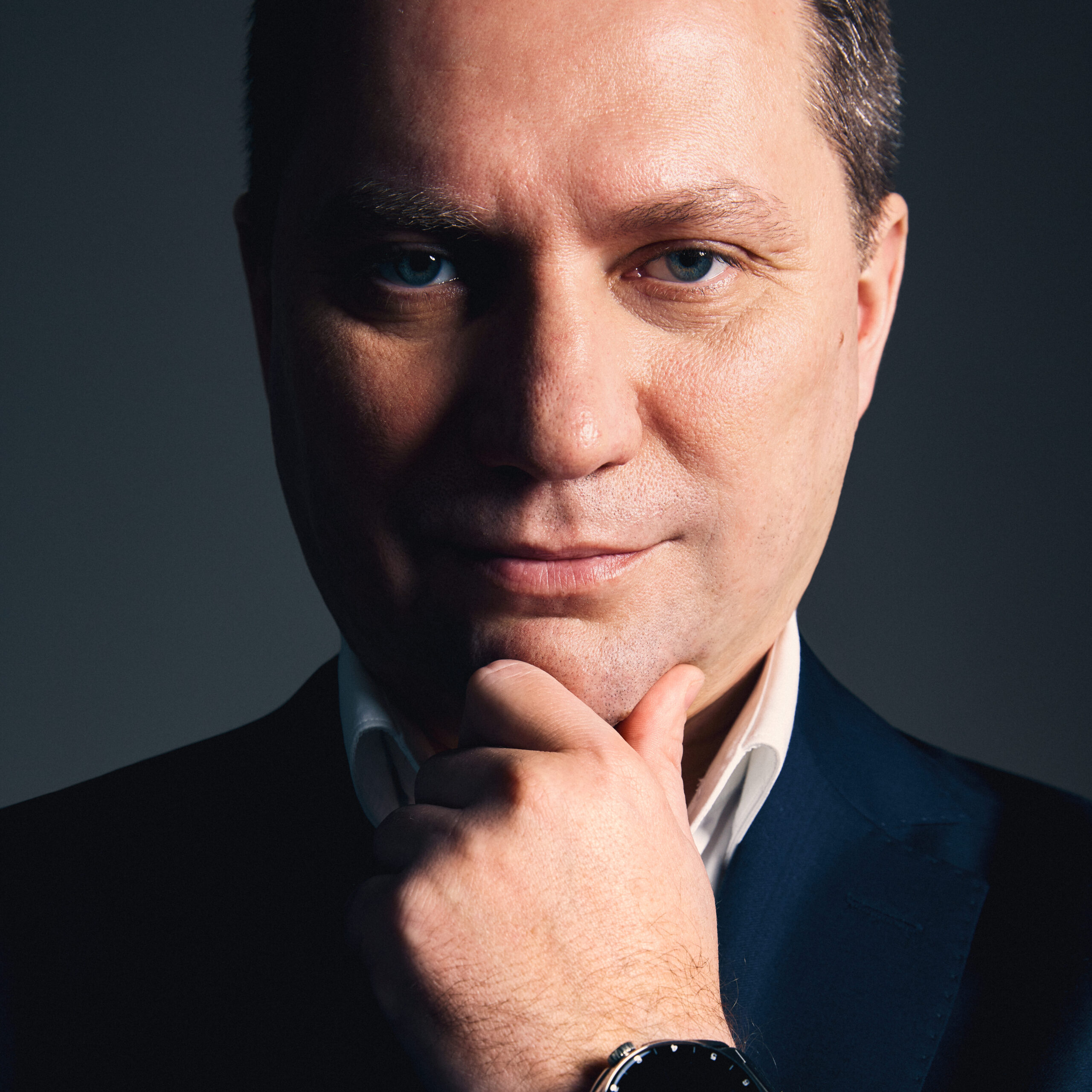 JULIAN KHORUNZHIY photo
