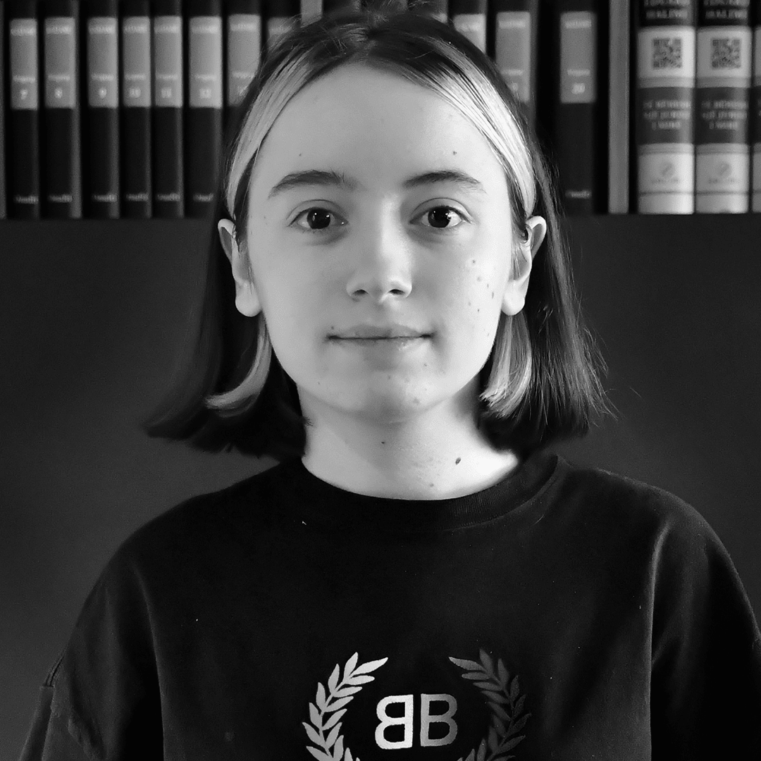 Nikol Halimi photo