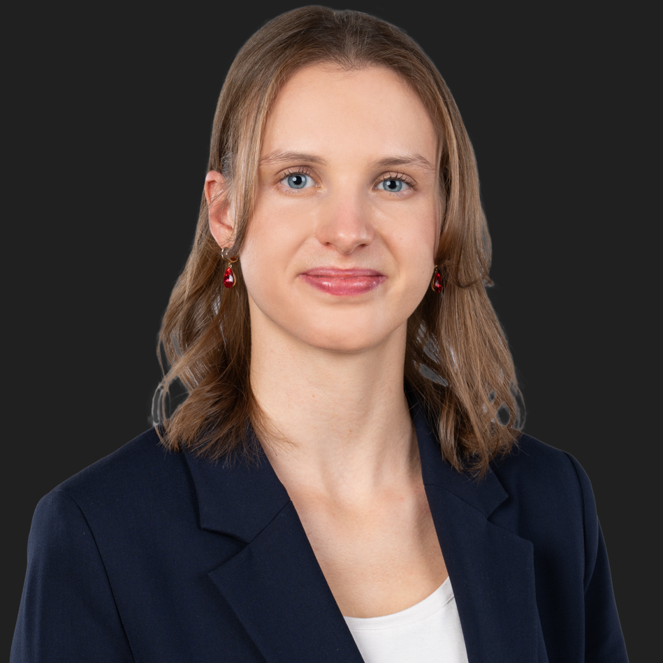 Lara Langer photo