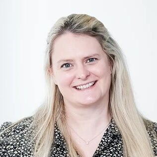 Claire Green photo