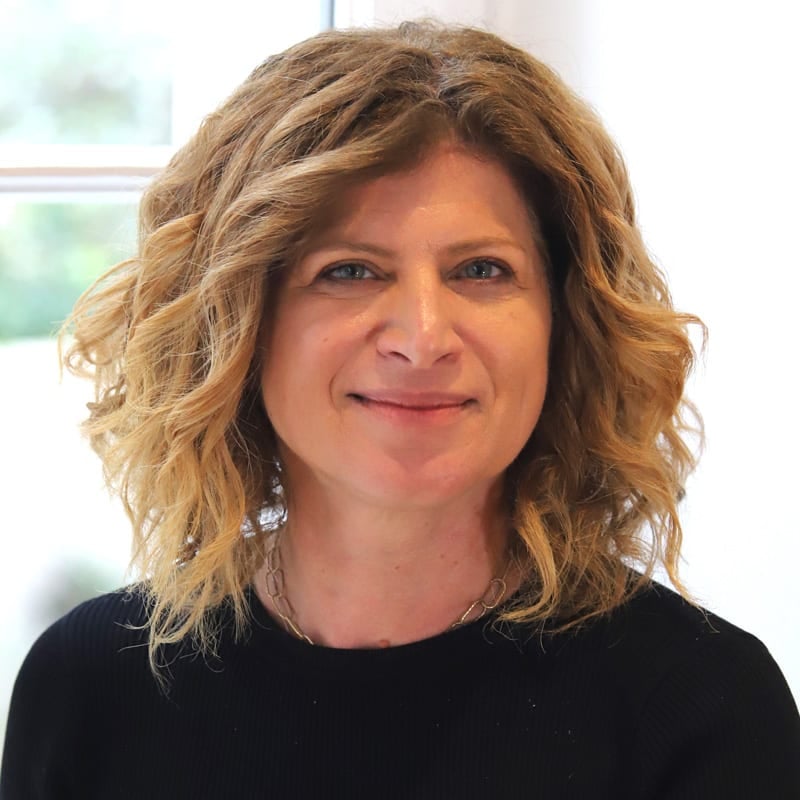 Marie Delli photo