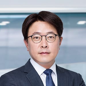 Yong Hee Kim photo