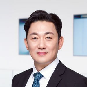 Tong-Gun Lee photo