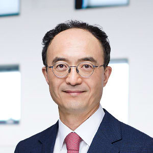 Yong Woo Lee photo