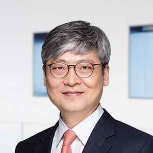Tak-Kyun Hong photo