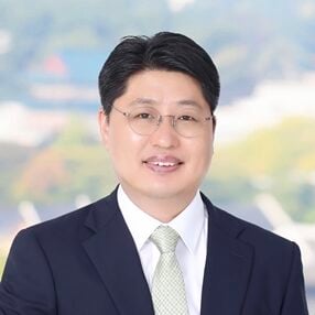 Yang-Su Moon photo
