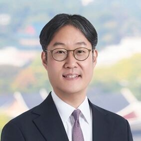Sang Jin Han photo