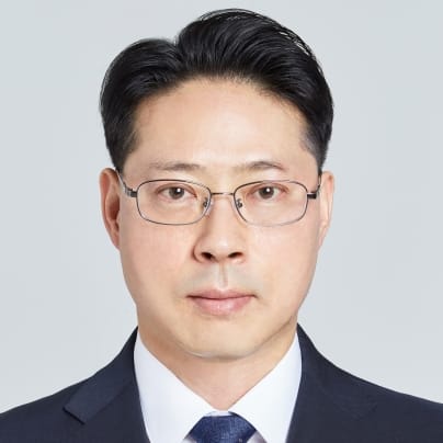 Taekyoung Kwon photo