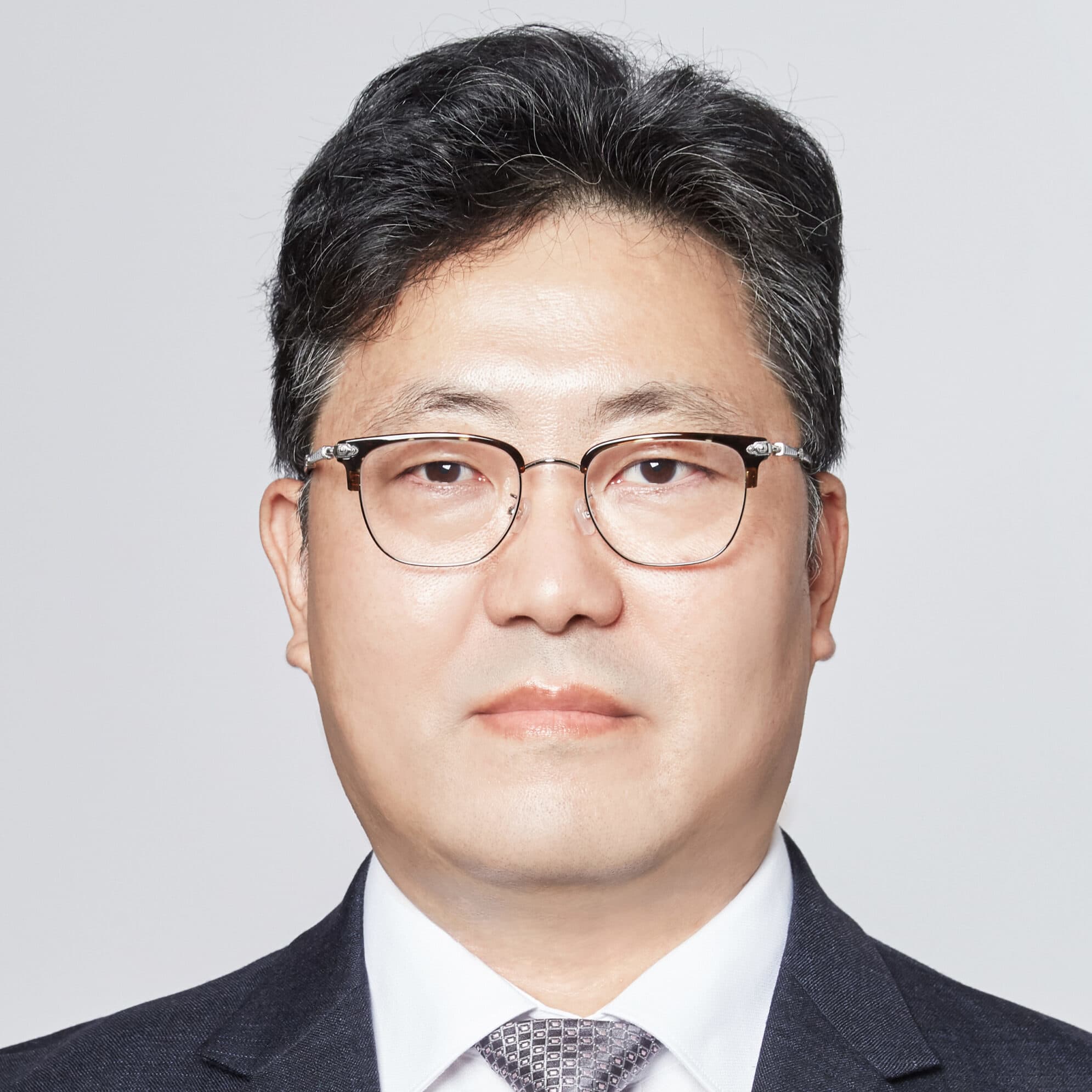 Yun Tae Hong photo