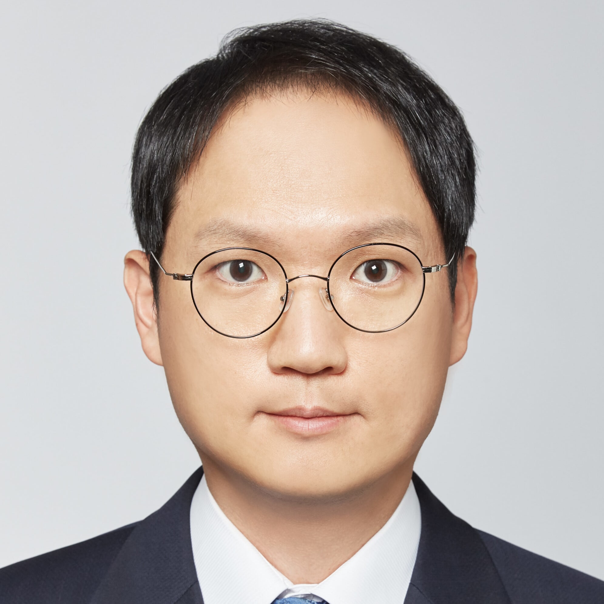 Yong Jin Cho photo