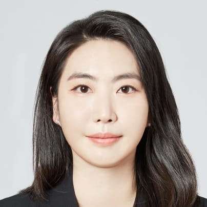 Jung Hwa Baek photo