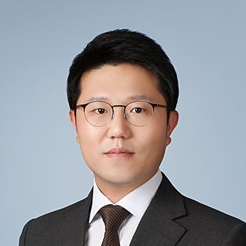 Yong Min Lee photo