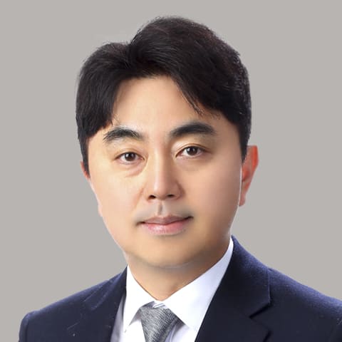 Suk Min Kim photo