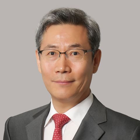 Tae Kyung Kim photo
