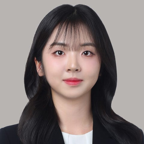 Yoo Ni Kim photo