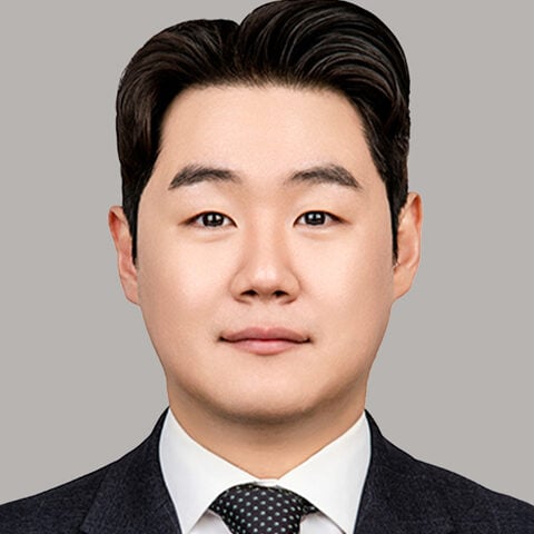 Jun Ho Hwang photo