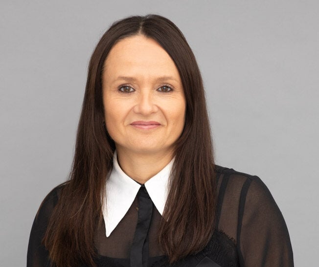 Angela Mildenhall photo