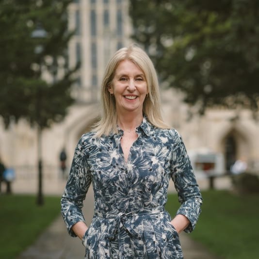 Jayne Llewelyn photo