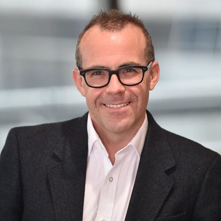 Simon Lewis photo