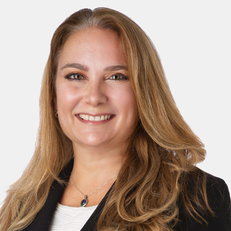 Lorie Fale photo