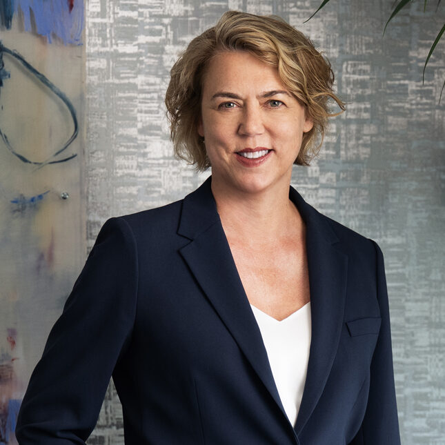 Jennifer Golinveaux photo