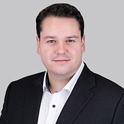 Adam Murdoch photo