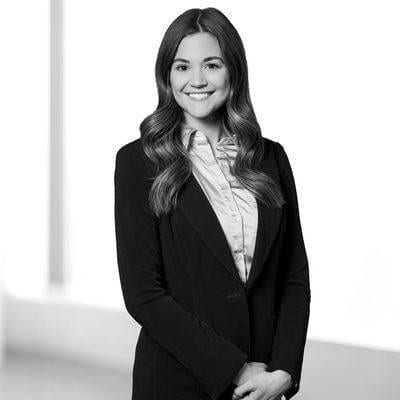 Caroline Jones photo