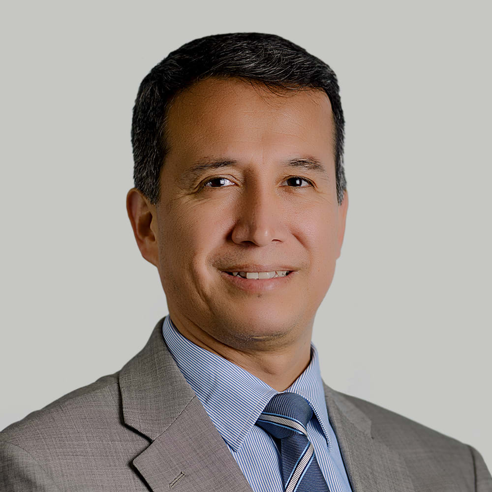 César Alva photo