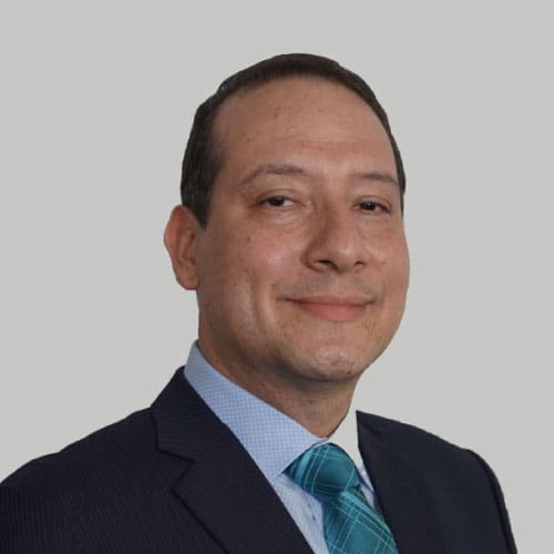 César Puntriano photo