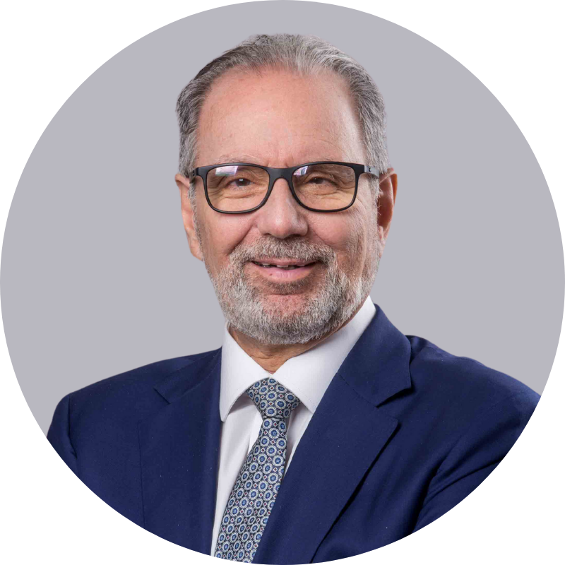 Guillermo Acuña photo