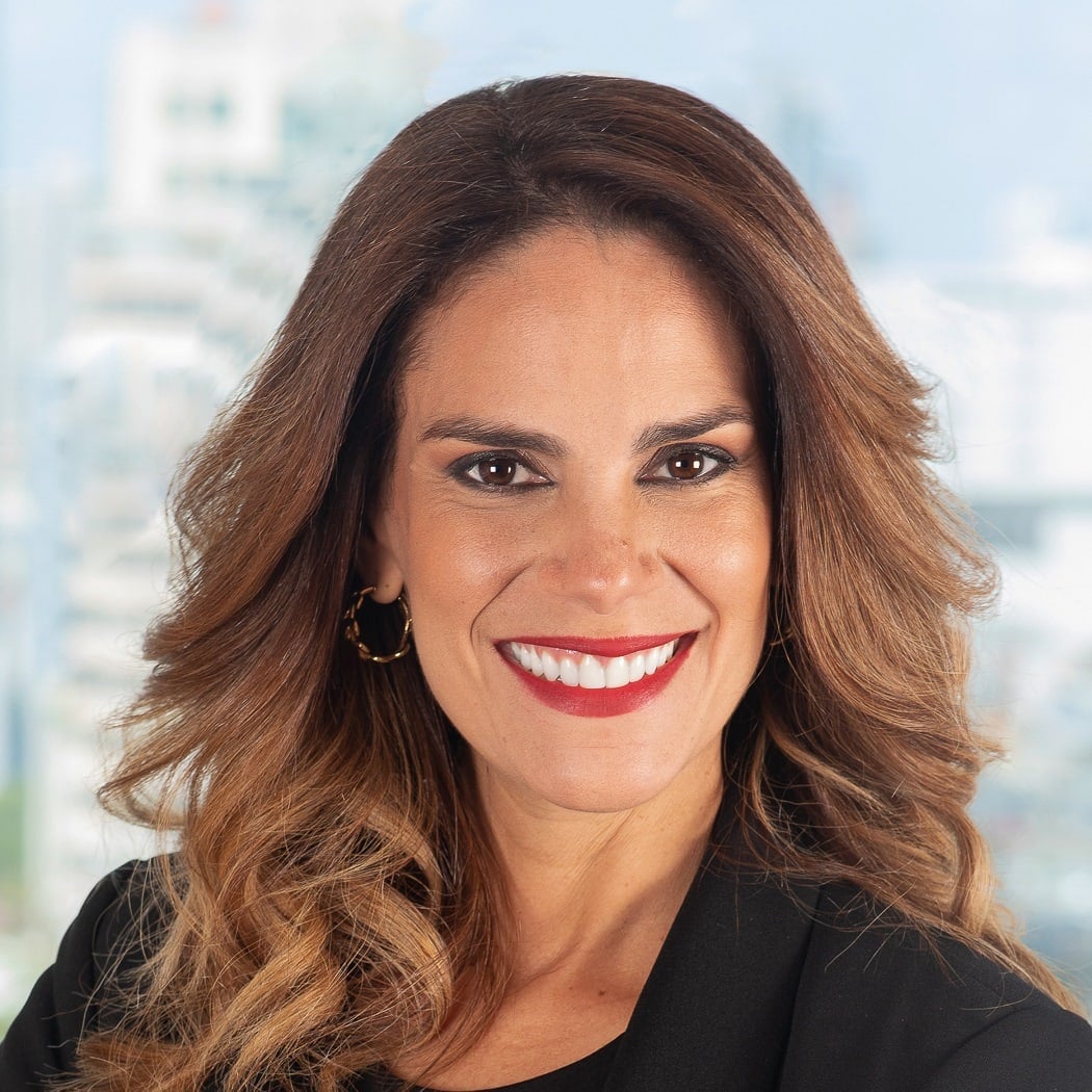 Farah Molino photo