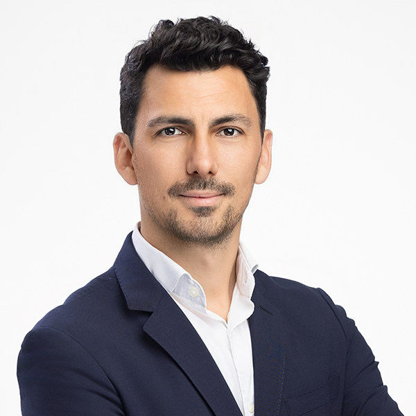 Hugo Arellano photo