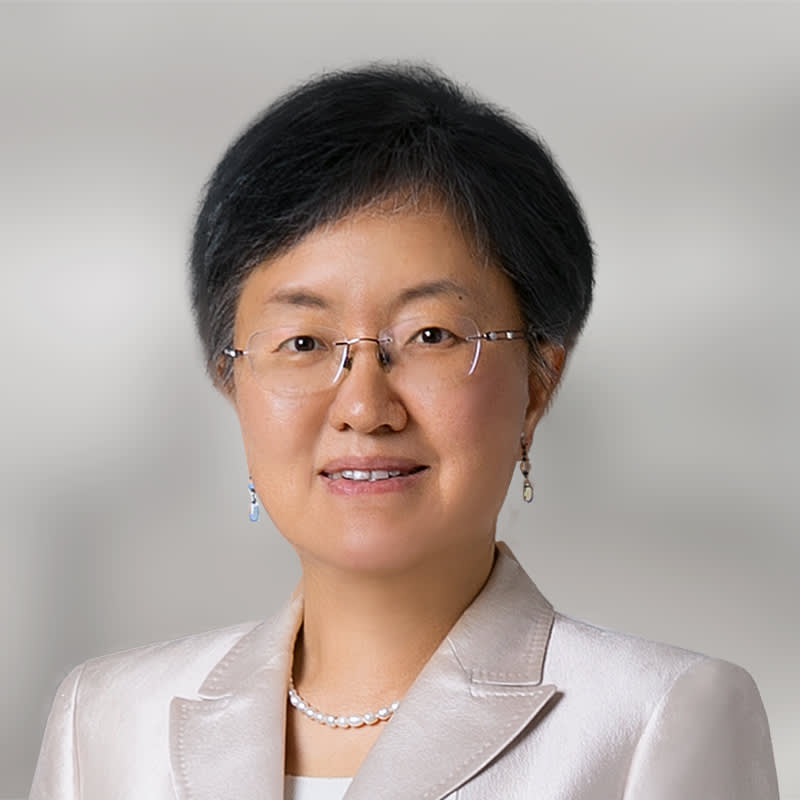 Ying White photo